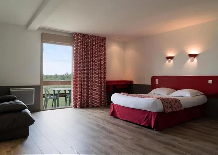 Logis Hotel Restaurant La Vieille Ferme, Macon Nord